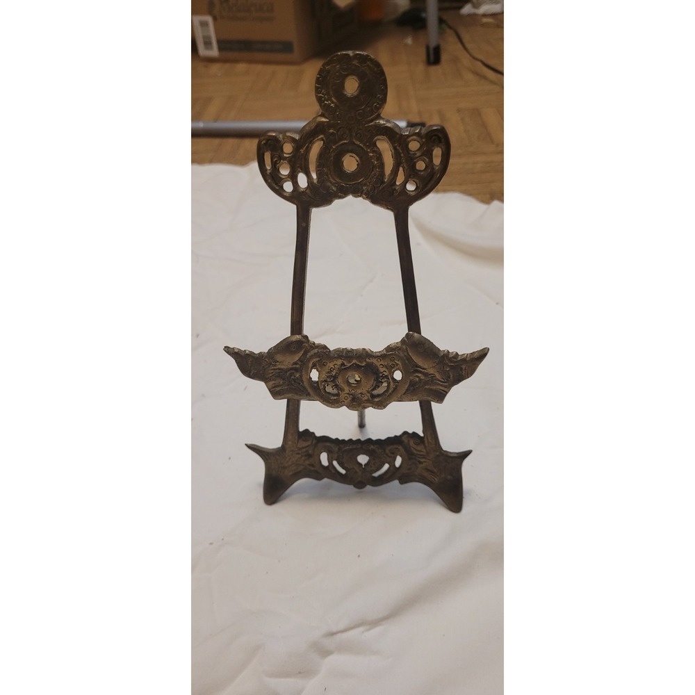 Vintage 8" Ornate Brass Tabletop Display Easel Victorian Picture Plate Stand